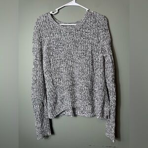 Gap Women’s Medium Black/White Crewneck Knit Sweater‎